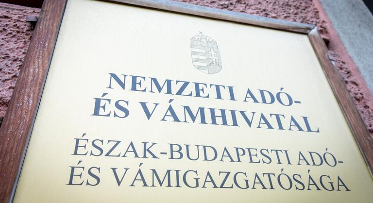 Előre tervezhetnek az autósok, a NAV új alkalmazásával kiszámítható a gépjárműadó