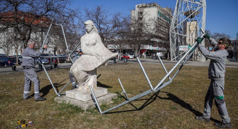 Beköszöntött a jó idő, ismét gyönyörködhetünk Szolnok köztéri alkotásaiban