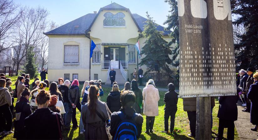 Debrecen egyik legismertebb festőjére emlékeztek – fotókkal