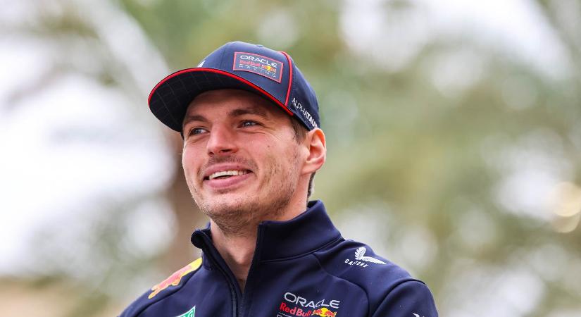 F1: Verstappen összeállt az Aston Martinnal