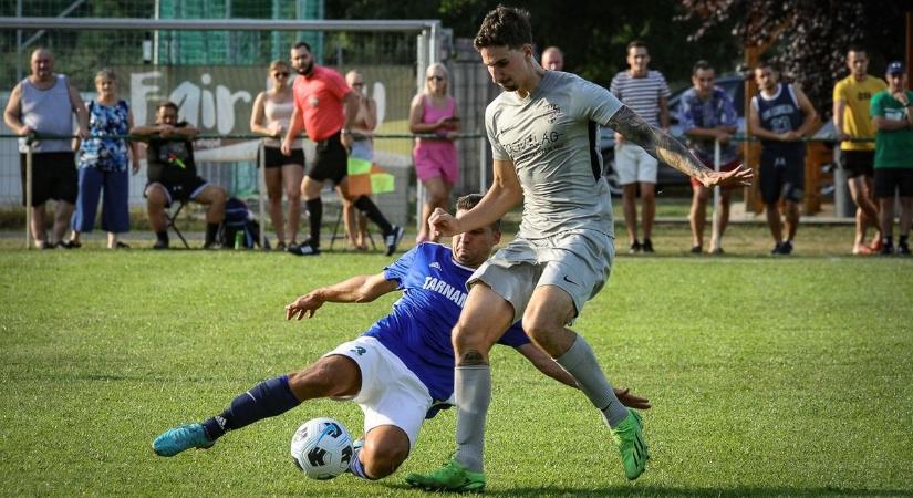 A domoszlói gólkirályjelölt Leffler Sanyának és Pető Tamásnak is üzent