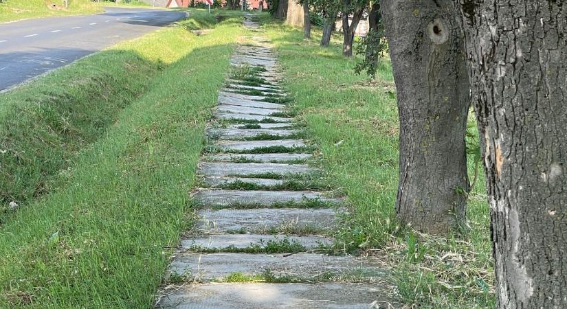 Megkezdődött a járdaépítés egyes üteme