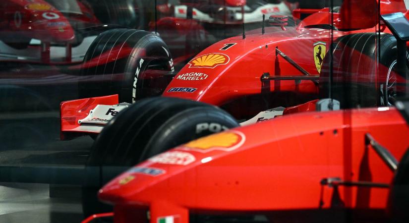 F1: Legendás Ferrarikat vásárolt a Red Bull-tulajdonos