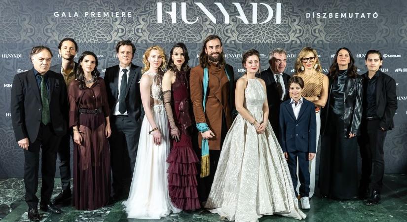 Mint egy hollywoodi produkció, csak éppen magyar színekben