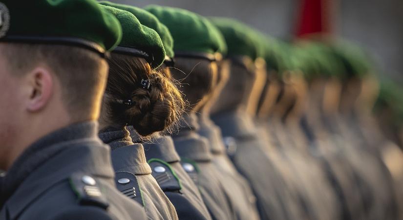 Háborús készültségre szólítják a lakosságot és már készülnek a besorozásra