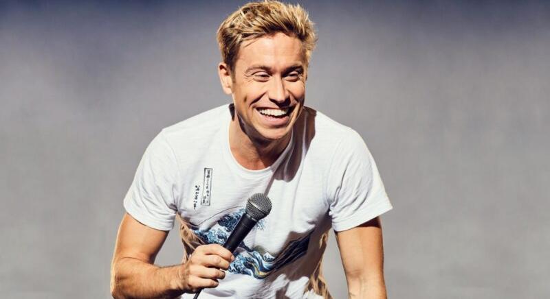 Budapesten lép fel a világ egyik legjobb stand-up komikusa, Russell Howard