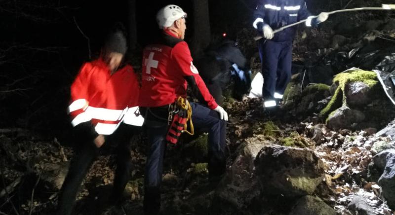 120 méteres szakadékban találták meg egy férfi holttestét a Börzsönyben