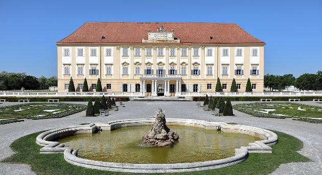 Savoyai Jenőről szóló kiállítással és Húsvéti vásárral nyitják a szezont március 15-én Schloss Hof kastélyában