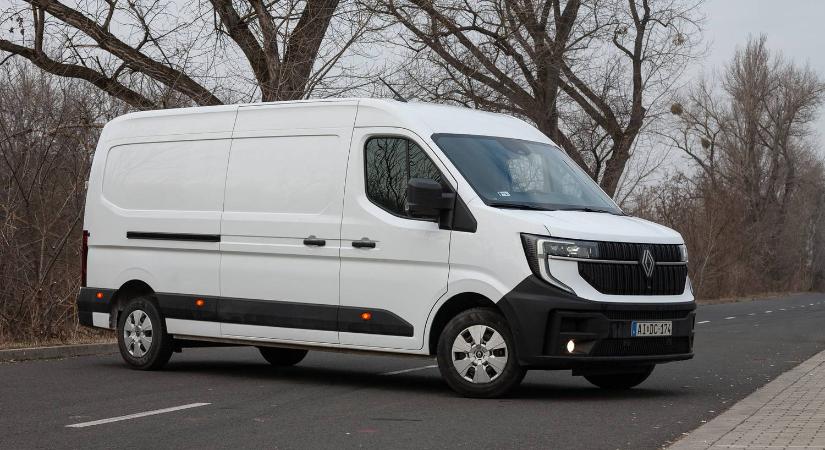 Hatméteres furgon, mint hibátlan városi kisautó - Teszt: Renault Master Blue dCi 150 L3H2 – 2025.