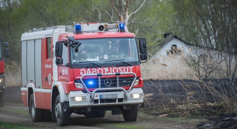 Akkora volt a baj, hogy a hatvani tűzoltók is siettek Nógrádba