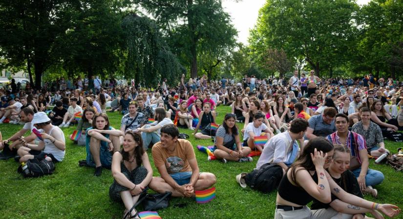 Így változik az Alaptörvény gyermekjogokra vonatkozó része, amely alapot teremthet a Pride betiltásához