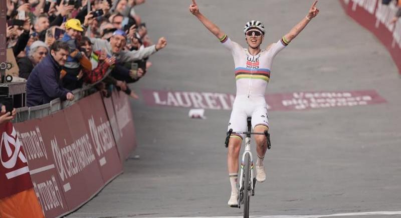 Strade Bianche: Tadej Pogacar a bukása ellenére is győzött, Valter Attila 22. lett