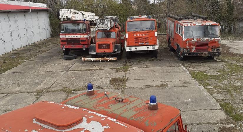 Urbex: titkos temetőre bukkantak Budapesten – Fotók