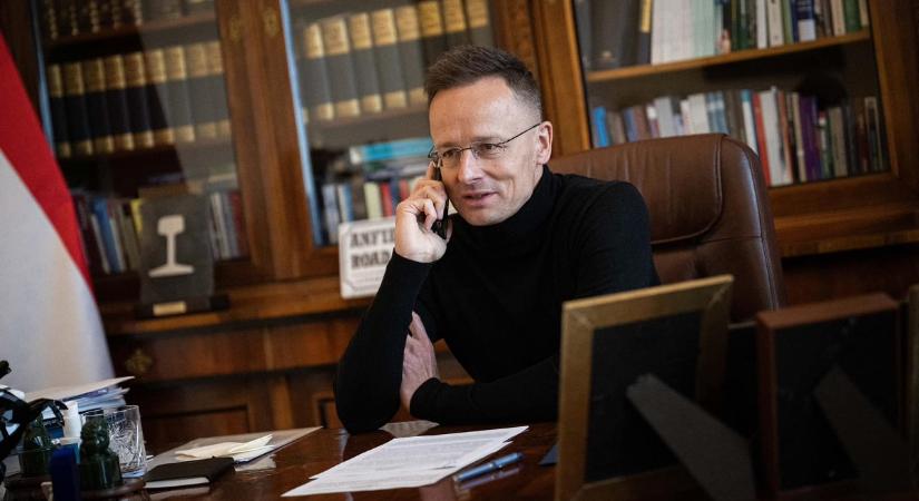 Szijjártó Péter: a magyar vétó arra figyelmeztet, három évi csőd, kudarc után Európának abba kell hagynia a háború támogatását