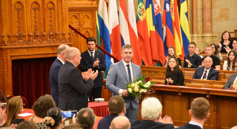 A Rákóczi Szövetség Esterházy-díjjal tüntette ki a Kárpátaljai Magyar Nagycsaládosok Egyesületét