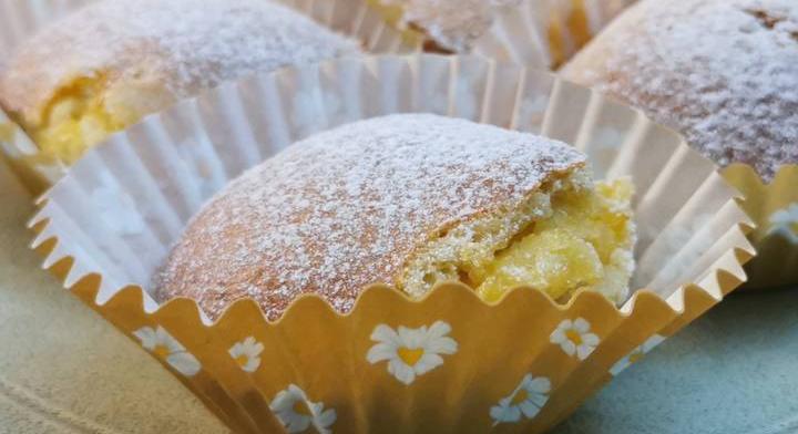 Gyors lekváros muffin air fryerben: joghurttól puha a tésztája