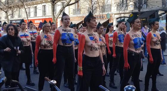 Videó: zengett a Heil Orbán! és a Heil Putyin! Párizsban