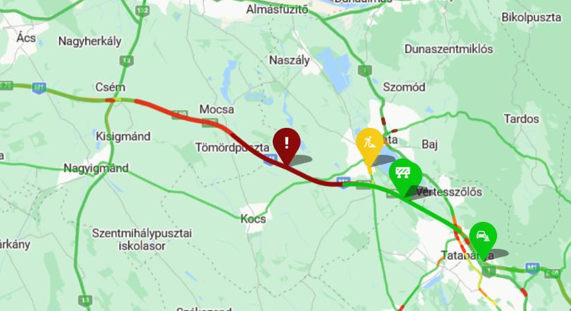 Sávlezárások miatt van több kilométeres dugó az M1-esen