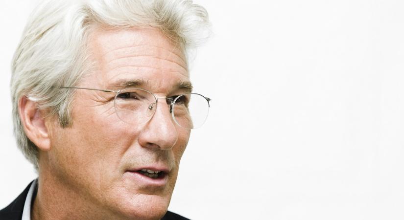 Eláll a lélegzet ettől a fiútól: ő Richard Gere 24 éves gyermeke Homer, akiért megőrül Hollywood