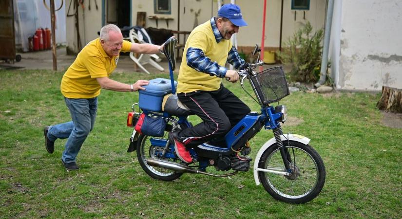 Ez az igazi ízirájder, Babettával ugorják át az akadályokat