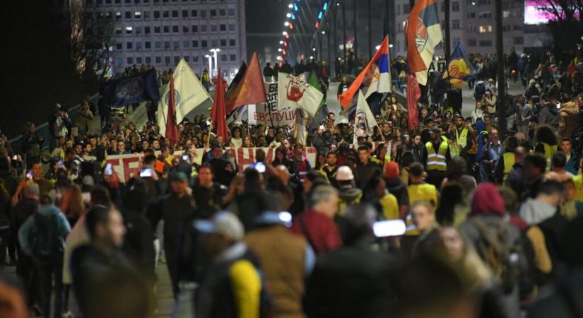 Ennyien tüntettek szombaton Belgrádban