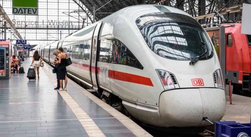 Annyit késtek a vonatok, hogy történetének legrosszabb évét zárt a Deutsche Bahn