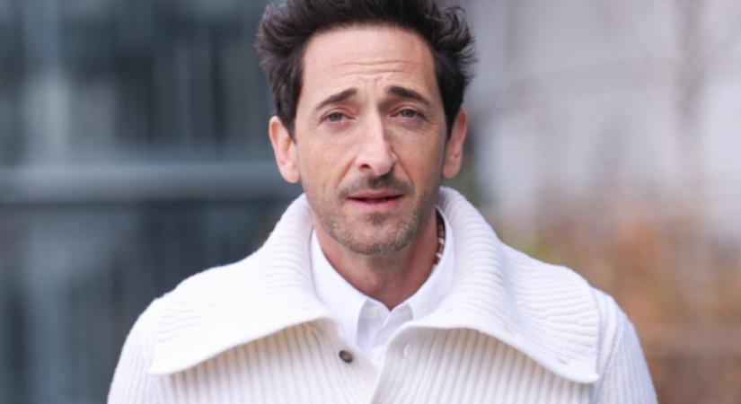 Adrien Brody szerelme a világ egyik legszebb nője: a 48 éves Georgina úgy fest, akár egy modell - Fotók