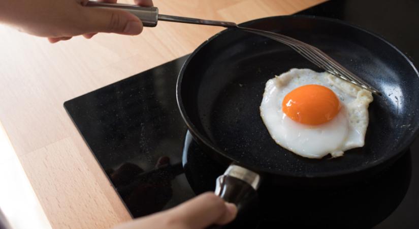 Titkos hozzávalóval dobja fel a tükörtojást Gordon Ramsay: a sztárséf zseniális trükkjétől tökéletes lesz a reggeli