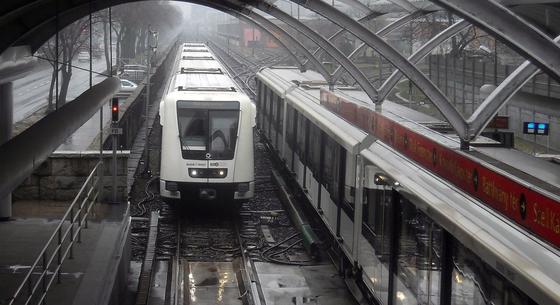 Baleset miatt nem jár a 2-es metró