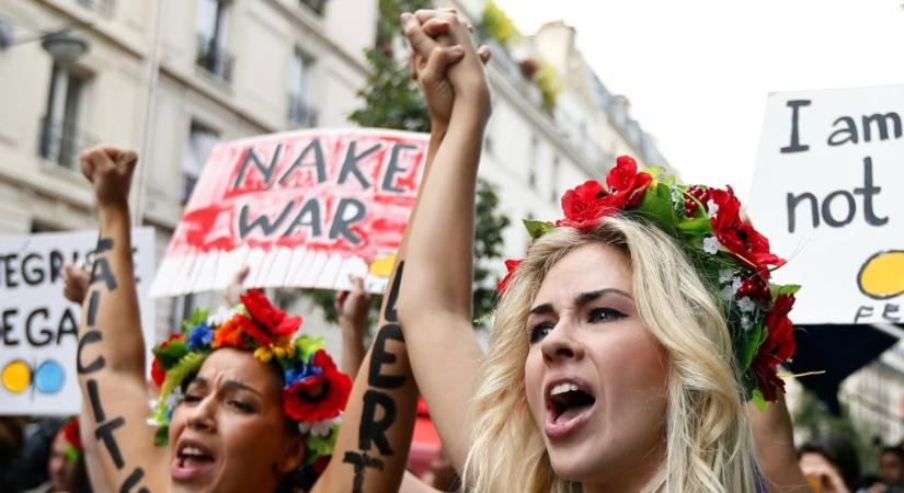 Ungváry Zsolt: Pucér Femen aktivisták Párizs utcáin