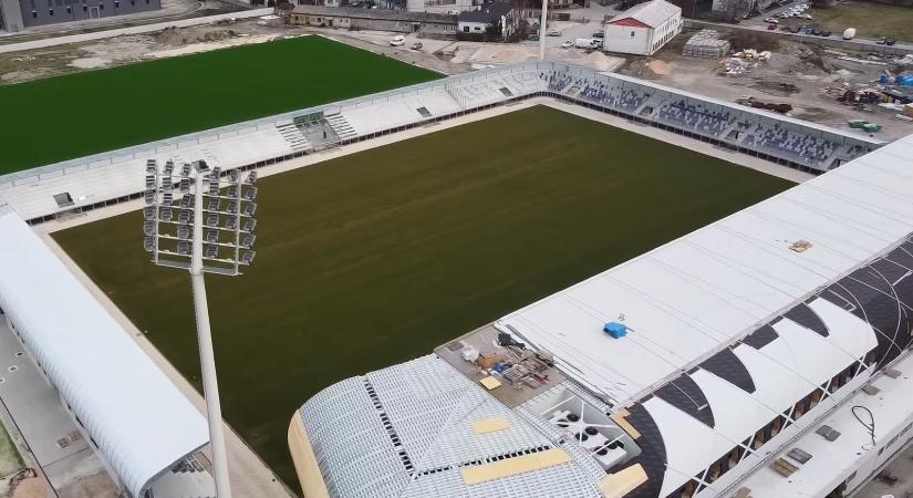 80 százalékban kész a legújabb határon túli magyar focistadion - friss videó az építkezésről