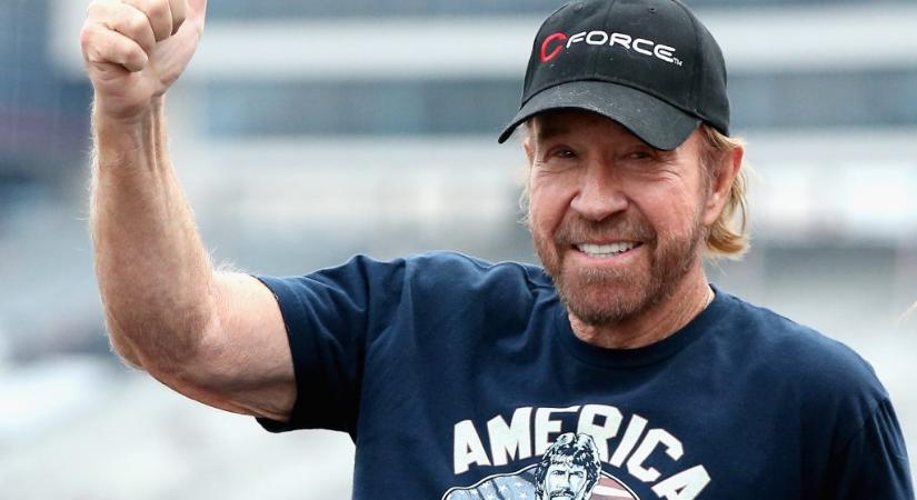 A pörgőrúgásainál csak a róla szóló viccek pusztítóbbak – a 85 éves Chuck Norris pályája képekben