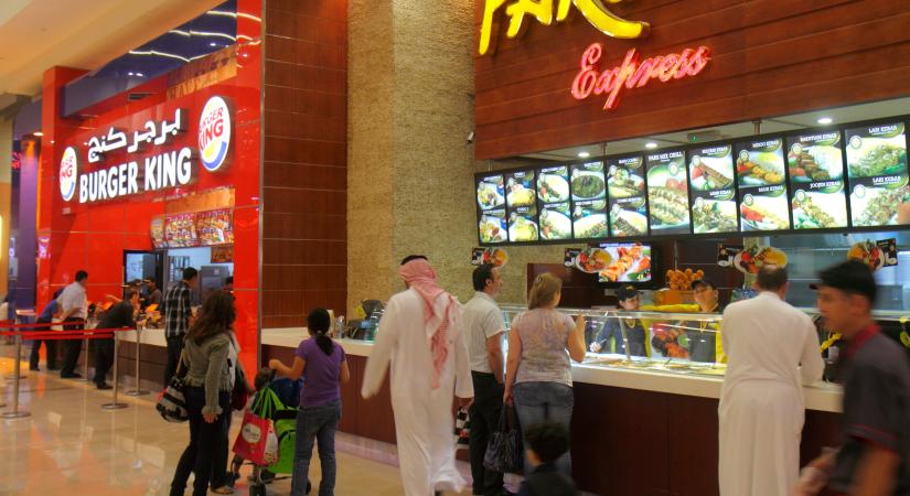 120 ezer forint gyorséttermi menüért – így működik a szilveszteri pénzégető Dubajban