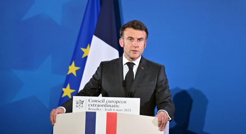 Emmanuel Macron katonai találkozót hívott össze Párizsban