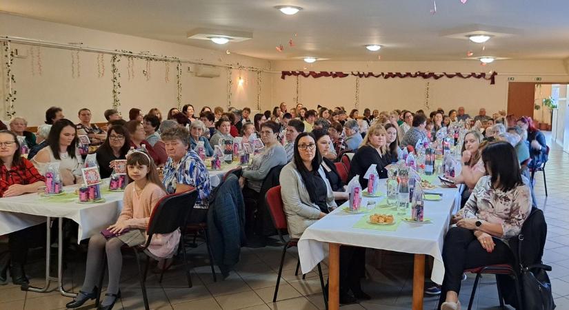 Alaposan kitett magáért a település