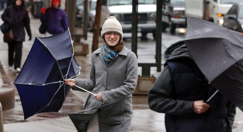 Kiterjedt csapadékzóna közelít, itt zúdulhat le nagy mennyiségű eső