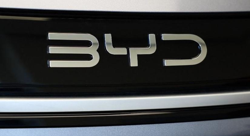 Most van bajban a Tesla: a BYD töltőhálózatot épít - ultragyors lesz a töltés