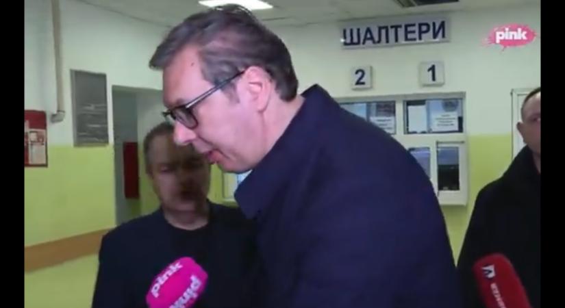 Vučić képtelen végighallgatni Dačić magyarázkodását (Videó)