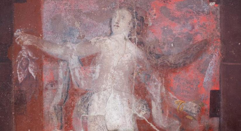 Bacchánsnők, vadászok és szatírok mulatoznak az újonnan felfedezett pompeji freskókon