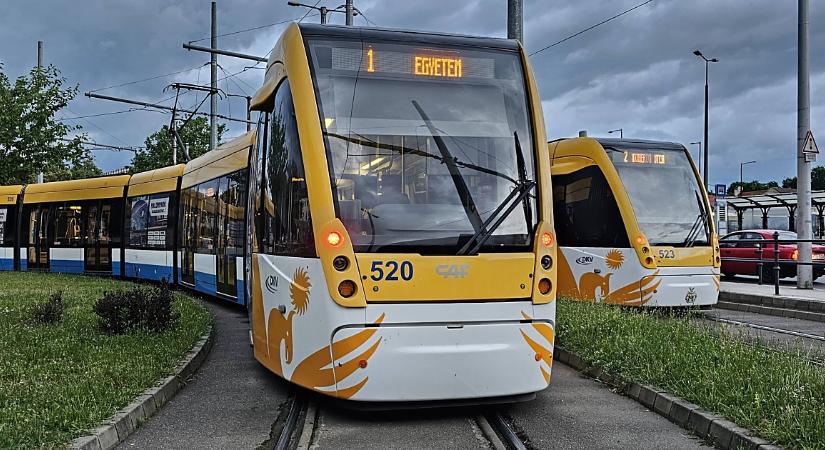 A megszokottnál lassabban közlekednek majd a villamosok a Kossuth téren