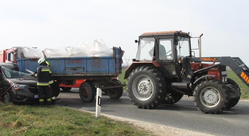 A katasztrófavédőkre is szükség volt a hétfői traktoros balesetnél