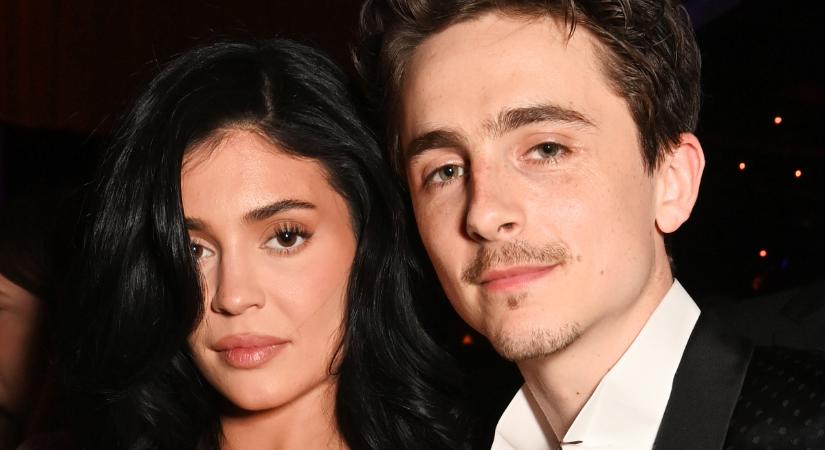 Kínos jelenet a lelátón: szájról olvasó leplezte le, milyen is valójában Kylie Jenner és Timothée Chalamet kapcsolata