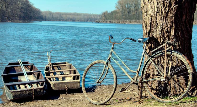 Nézzétek, visszakerült a dugó a Tisza-tóba: time-lapse videón, ahogy a víz visszahódítja a medret