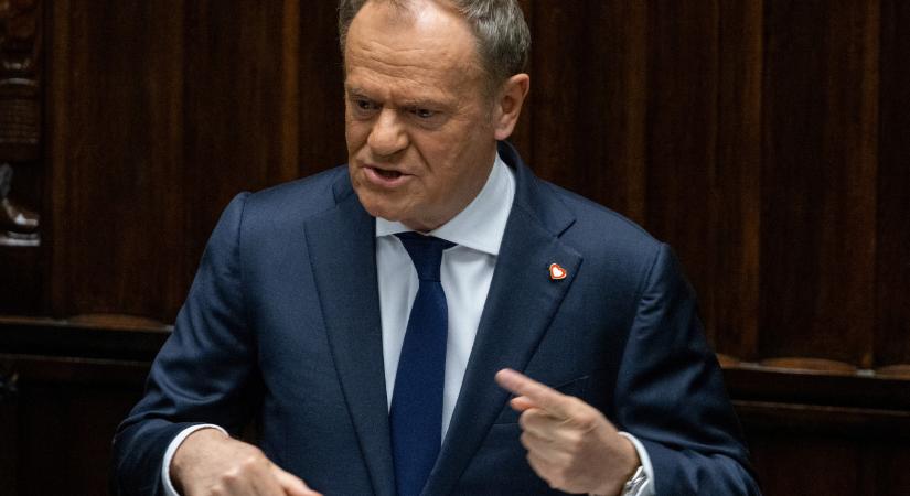 Donald Tusk: 2027-től évi 100 ezer önkéntes katonát képeznének ki Lengyelországban