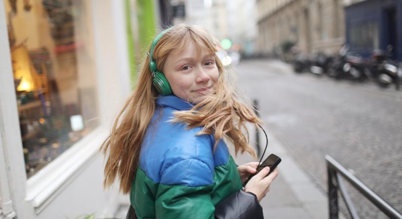 Így hívják a legtöbb mai kamaszlányt – a leggyakoribb utónevek a tizenéves lányok között