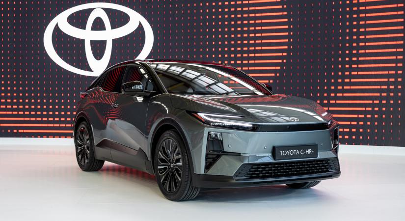 Bővül a villany Toyoták száma: itt az elektromos C-HR!