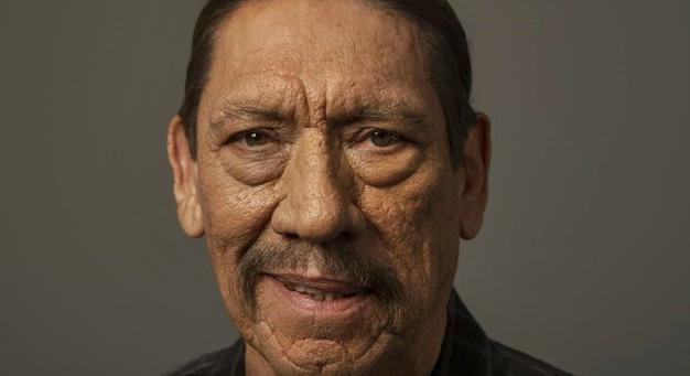 Danny Trejo a saját életét kockáztatva mentett ki egy kisfiút a felborult autóból (Videó!)