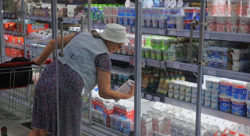 Árrésstop: ennyivel lesz olcsóbb a csirkehús, a tej és a vaj