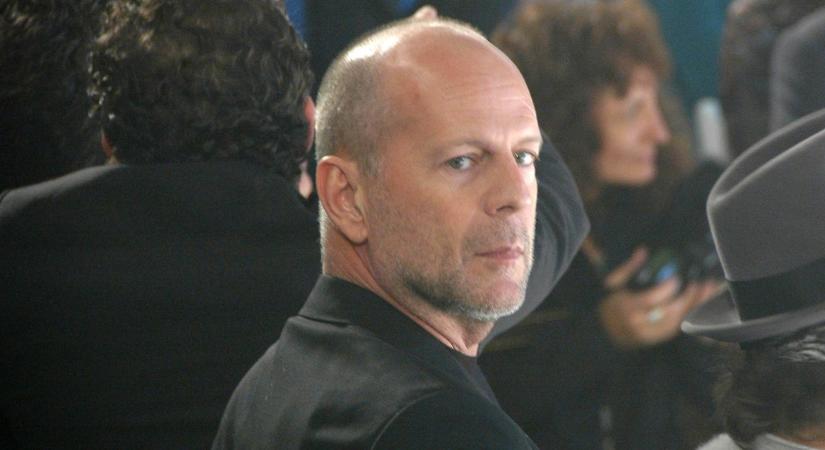 Megszólalt Bruce Willis, a rajongók sikítanak örömökben: "Te vagy az én hősöm"