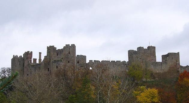 A martalóc város kialakulása: Ludlow és a rózsák háborúja